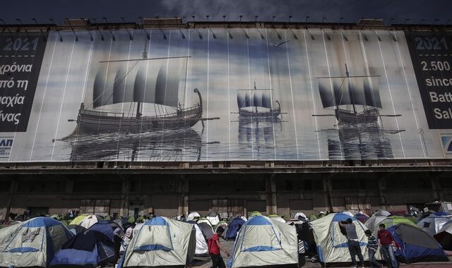 Πιέζει για τις ροές από την Τουρκία η κυβέρνηση
