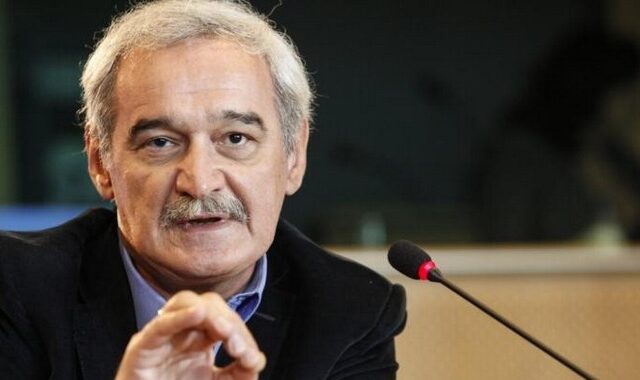 Αποκάλυψη Χουντή: H Κομισιόν αρνείται να βοηθήσει οικονομικά τα ελληνικά νησιά για το προσφυγικό