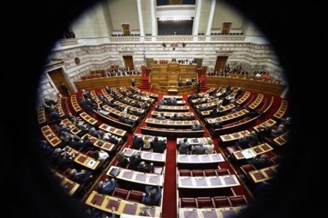 Σοβαρή αναδιάρθρωση του χρέους θέλει το Γραφείο Προϋπολογισμού της Βουλής