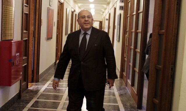 Ξυδάκης: Μια νέα ιστορική περιπέτεια για την Ευρώπη το προσφυγικό