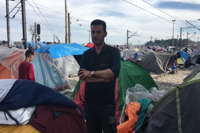 Η δραματική ιστορία ενός πρόσφυγα: Οι τζιχαντιστές σκότωσαν το γιο μου και απήγαγαν τη γυναίκα μου