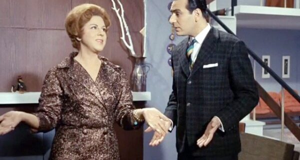 Μηχανή του Χρόνου: Ο Δημήτρης Καλλιβωκάς αν και έπαιζε τον ηττημένο αγαπητικό, είχε ξυπνήσει με 3 γυναίκες στο κρεβάτι του