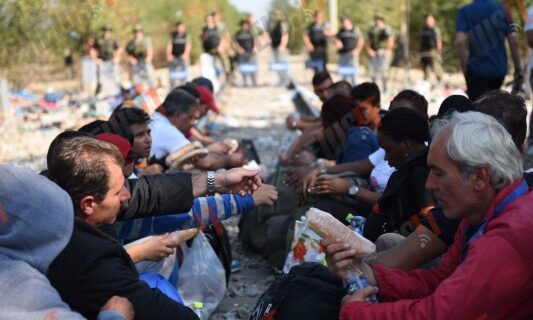 Ειδομένη: Έρευνα για το αλλοιωμένο φαγητό που μοιράστηκε