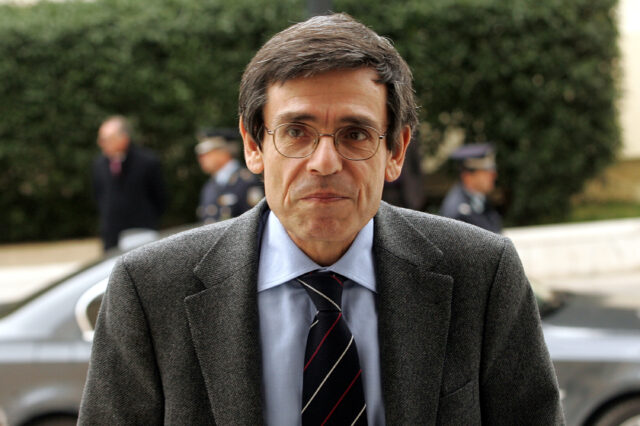 Το ύστατο χαίρε στο Γιάννη Αγγέλου. Επικήδειο θα εκφωνήσει ο Κώστας Καραμανλής