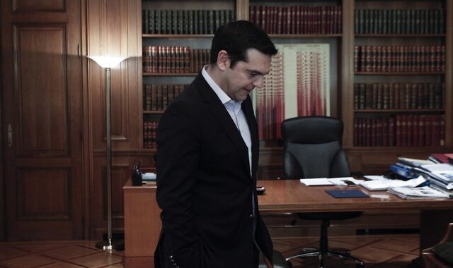 Αλέξης Τσίπρας: Λίγο πριν την Ανάσταση, η διαπλοκή παίζει τα ρέστα της