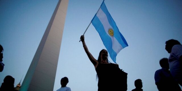 Αργεντινή: Οι επενδυτές επιστρέφουν, 15 χρόνια μετά τη χρεοκοπία