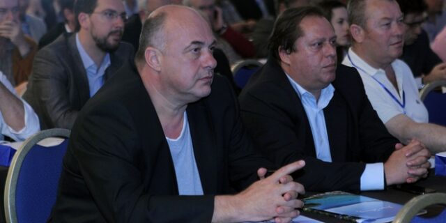 Ιδιοκτήτης ραδιοφώνου κατηγορείται ότι εκβίασε τον Αχιλλέα Μπέο