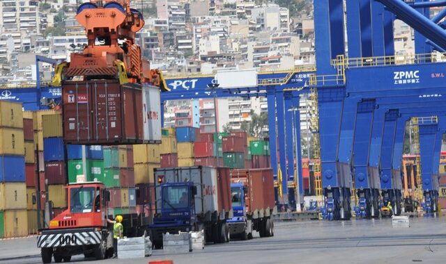 Cosco: Πέφτουν υπογραφές για την αποκρατικοποίηση του ΟΛΠ