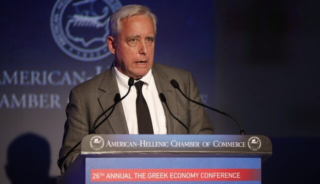 Ντέιβιντ Πιρς: Η Ελλάδα χρειάζεται σημαντική ελάφρυνση χρέους