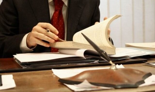 Παράταση της αποχής έως τη Μ. Δευτέρα αποφάσισαν οι δικηγόροι