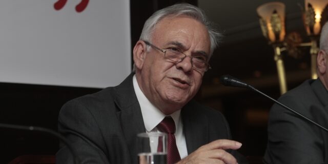 Δραγασάκης: Να τα βρουν οι θεσμοί μεταξύ τους