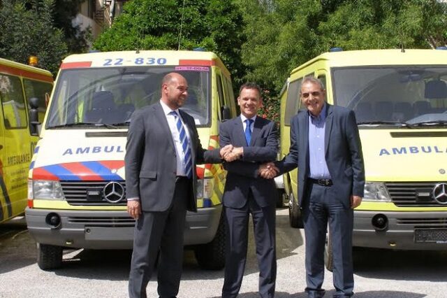Παραδόθηκαν 18 κινητές ιατρικές μονάδες από την Ολλανδία στο ΕΚΕΠΥ για τους πρόσφυγες