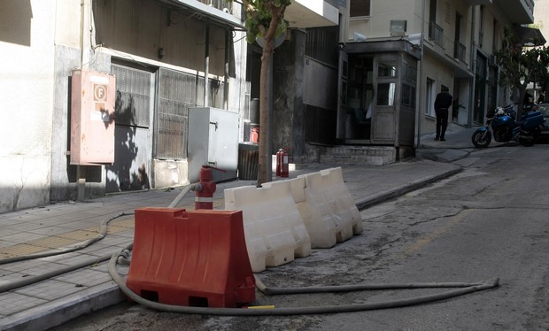 Επίθεση κουκουλοφόρων με βόμβες μολότοφ σε ομάδα ΟΠΚΕ στα Εξάρχεια