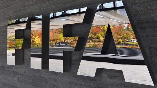 Στο μικροσκόπιο του ΣΔΟΕ πρώην Γ.Γ. της FIFA