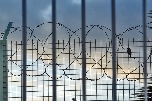 Κόντρα υπουργείου και σωφρονιστικών για τις φυλακές