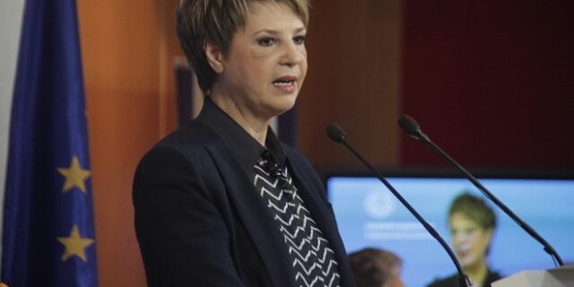 Γεροβασίλη: Η Ελλάδα έχει ξεπεράσει τον εαυτό της στο προσφυγικό