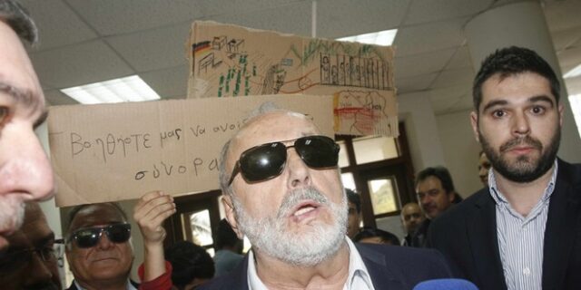 Επίσκεψη Κουρουμπλή σε δομή προσωρινής φιλοξενίας στις Θερμοπύλες