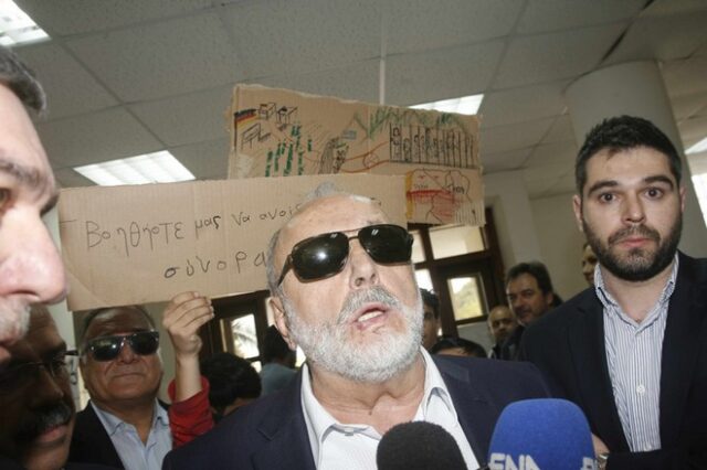 Επίσκεψη Κουρουμπλή σε δομή προσωρινής φιλοξενίας στις Θερμοπύλες