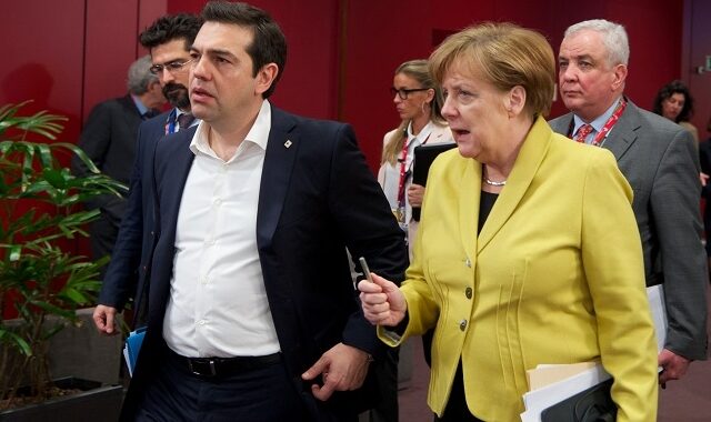Μαξίμου κατά Πολ Τόμσεν. Με Μέρκελ μίλησε ο Αλέξης Τσίπρας