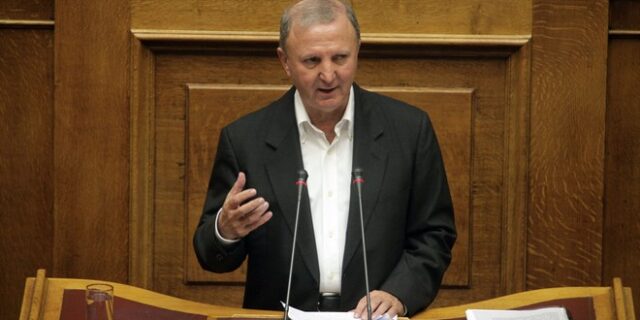 Κυβίστηση σε χρόνο ρεκόρ! Ο Σάκης Παπαδόπουλος απείλησε με παραίτηση για τον ΦΠΑ και το πήρε πίσω