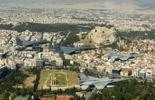 Άσκηση ‘Ηνίοχος’: Μαχητικά αεροσκάφη πάνω από την Ακρόπολη