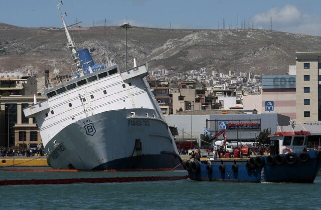 ‘Παναγία Τήνου’: Νέα έρευνα στα ύφαλα του πλοίου από δύτες