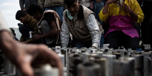 Πρόσφυγες καταγγέλλουν την ΠΓΔΜ: ‘Είμαστε ζώα και μας φέρονται έτσι’;