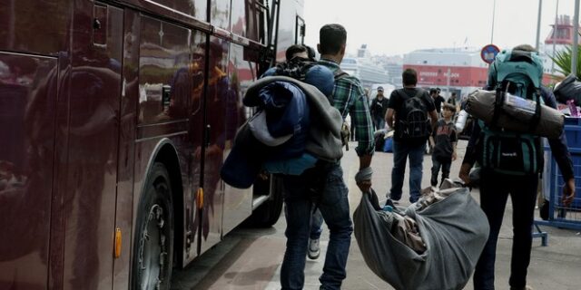 Πειραιάς: Συμπλοκή προσφύγων για ένα κινητό με ένα τραυματία