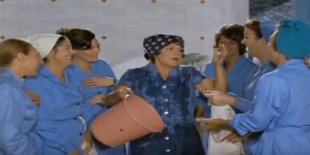 Μηχανή του Χρόνου: Σε ποια ταινία η Βλαχοπούλου ήταν έγκυος και έσπασε ρεκόρ αυτοσχεδιασμών;