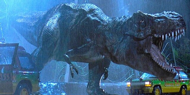 Μηχανή του Χρόνου: Ο Τυραννόσαυρος του Τζουράσικ Παρκ ‘καταβρόχθισε’ τεχνικό στα γυρίσματα