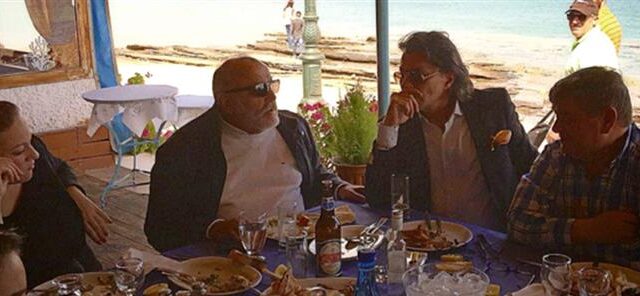 Ψινάκης – Κουρουμπλής σε ταβέρνα στο Μαραθώνα