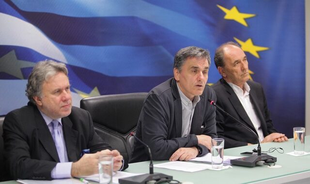 Πιέζει για συμφωνία η κυβέρνηση