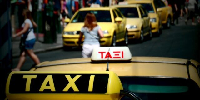 Χειροπέδες σε οδηγούς ταξί για πειραγμένα ταξίμετρα