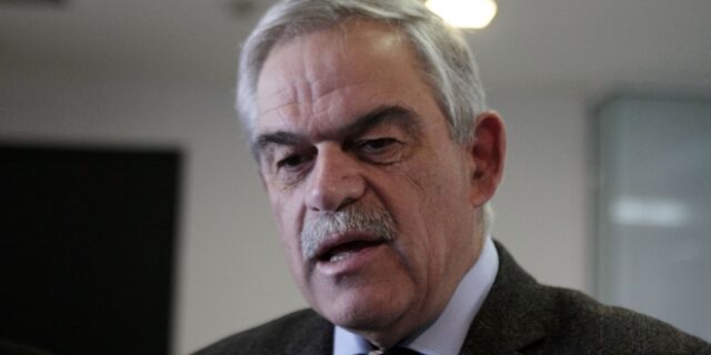 Ο Τόσκας θέλει μαζικούς αγώνες, όχι αυτόνομες καταλήψεις από ορισμένα παιδιά