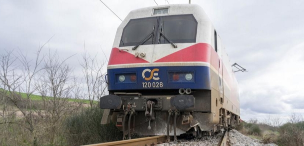 Εκτροχιάστηκε επιβατική αμαξοστοιχία στο Λιανοκλάδι με 450 επιβάτες