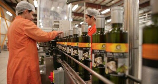 Σε ελεύθερη πτώση η βιομηχανική παραγωγή στη χώρα μας