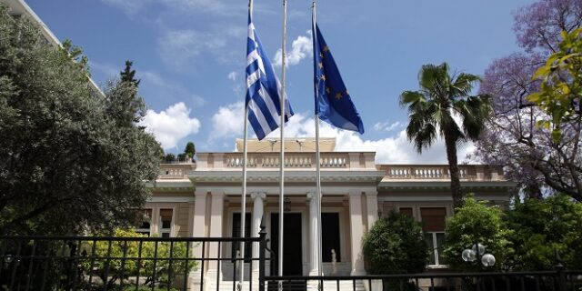 Έμπρακτη η αλληλεγγύη του Πάπα Φραγκίσκου, σημειώνει η κυβέρνηση