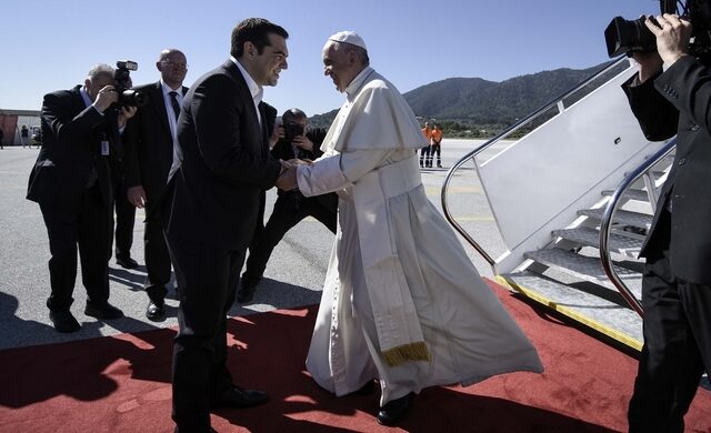 Τσίπρας στο CNN: Ο Πάπας έδειξε ότι η Ελλάδα δεν πρέπει να μείνει μόνη της
