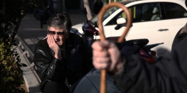 Υπ. Εργασίας: Διασφαλίστηκαν οι κύριες συντάξεις. Στα 384 ευρώ η εθνική