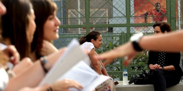 Πανελλήνιες: Μία θέση στην τριτοβάθμια εκπαίδευση διεκδικούν 103.366 μαθητές
