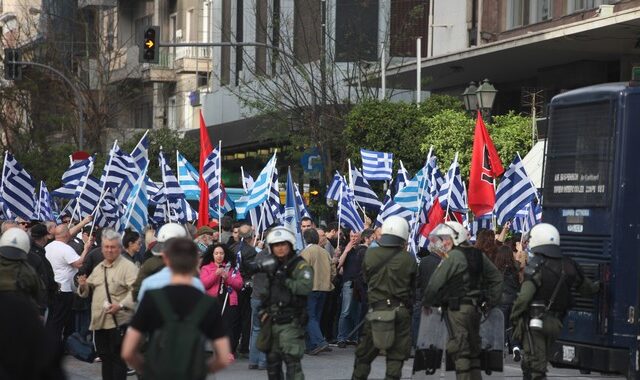 Επεισόδια στον Πειραιά: Ακροδεξιοί της Λαϊκής Ελληνικής Πατριωτικής Ένωσης επιχείρησαν να εισέλθουν στο λιμάνι