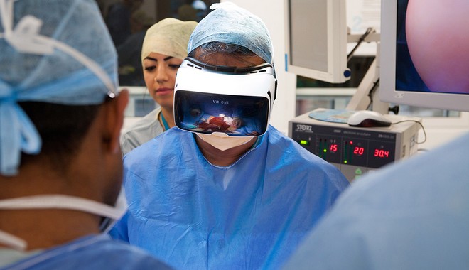 Ζωντανή μετάδοση χειρουργικής επέμβαση σε περιβάλλον εικονικής πραγματικότητας