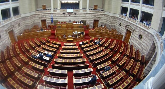Σύγκρουση Τσίπρα-Μητσοτάκη για ακροδεξιά, “νόμο και τάξη”. Live Εικόνα