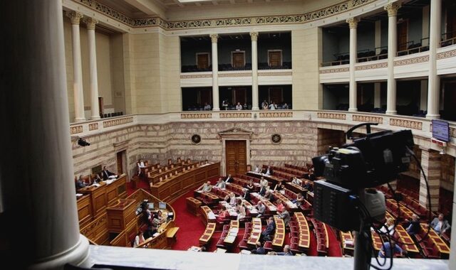 Σύγκρουση για τα θαλασσοδάνεια κομμάτων-ΜΜΕ, με φόντο τη διαπραγμάτευση