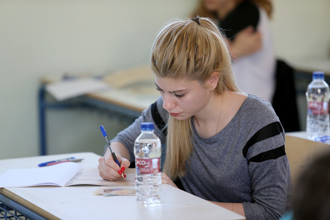 Πανελλήνιες 2016: Το Τμήμα Παιδείας του ΣΥΡΙΖΑ θέλει κατάργηση των εξετάσεων