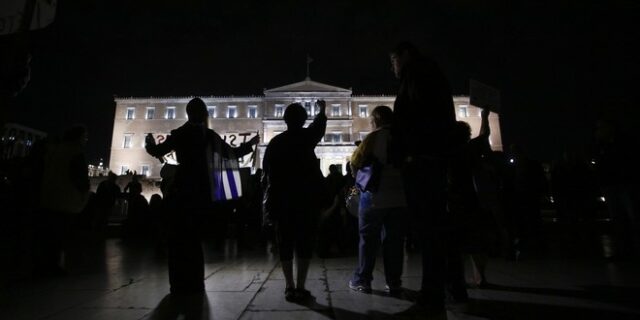 Βρέχει φόρους και δυστυχία