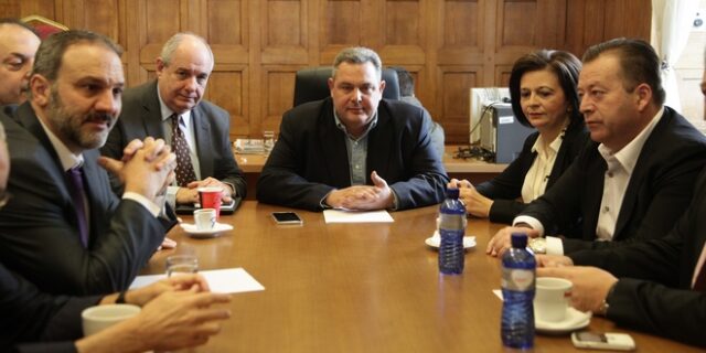 Οι ΑΝΕΛ αντιδρούν στην τροπολογία, που παγώνει τα ειδικά μισθολόγια