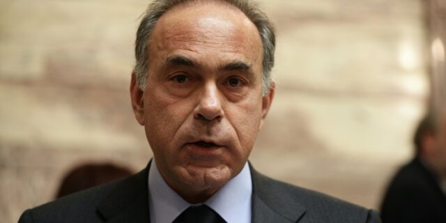 Αρβανιτόπουλος: ‘Ύβρη προς τους πτυχιούχους η νομιμοποίηση των πλαστών πτυχίων’