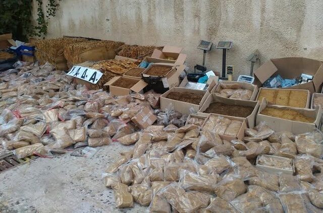 Εξαρθρώθηκε σπείρα λαθρεμπόρων καπνού. Με ΚΤΕΛ, ταξί και κούριερ διακινούσαν τις ποσότητες