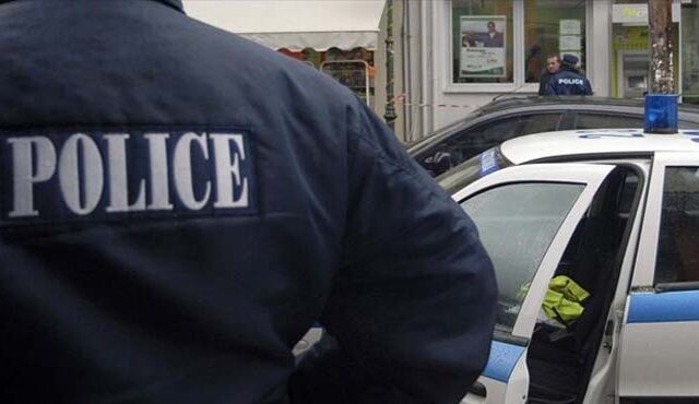 Περιστέρι: Εντοπίσθηκε αποθήκη με πάνω από 22.000 ρούχα – ‘μαϊμού’